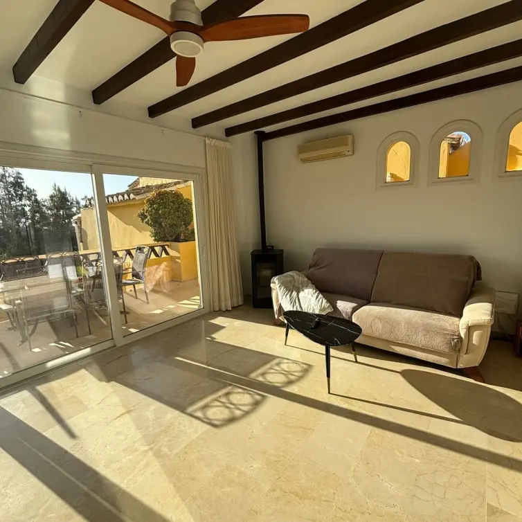 Sale of townhouse in Calahonda