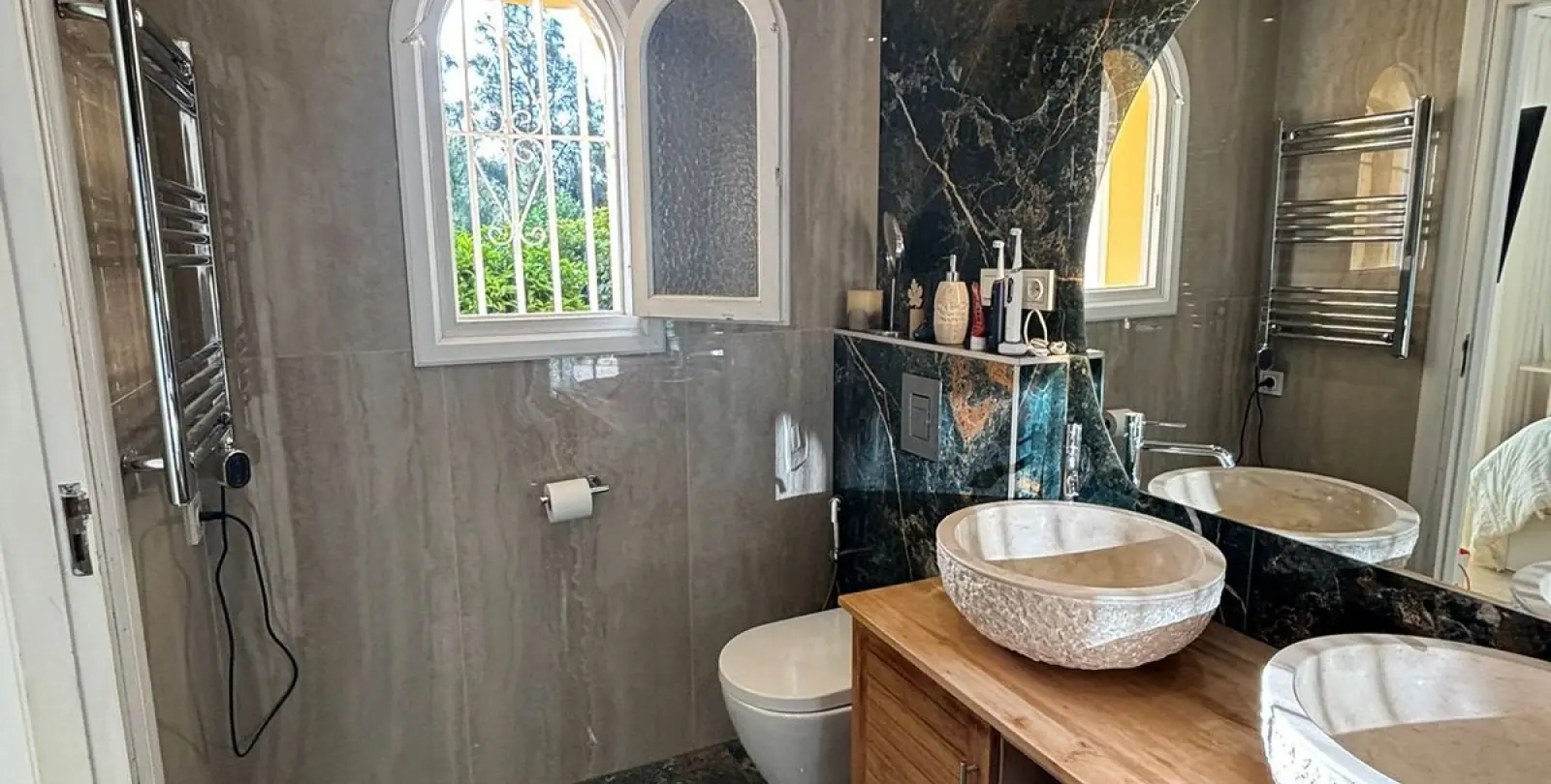 Sale of townhouse in Calahonda 32