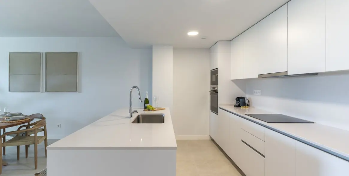 Venta de apartamento en planta baja en Estepona 2
