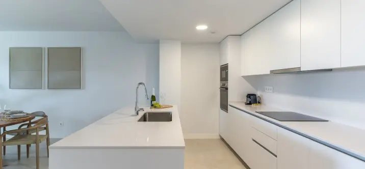 Venta de apartamento en planta baja en Estepona 1