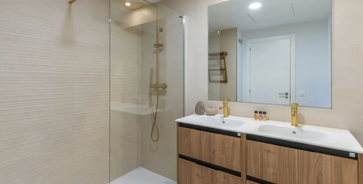 Venta de apartamento en planta baja en Estepona 15
