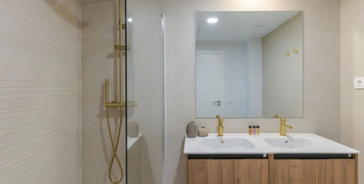 Venta de apartamento en planta baja en Estepona 16