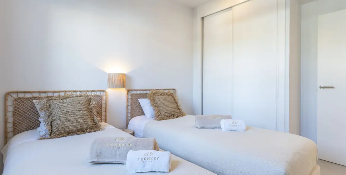 Venta de apartamento en planta baja en Estepona 18