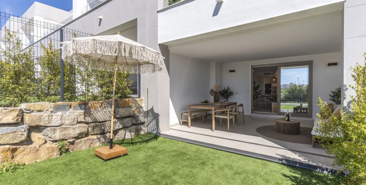 Venta de apartamento en planta baja en Estepona 25