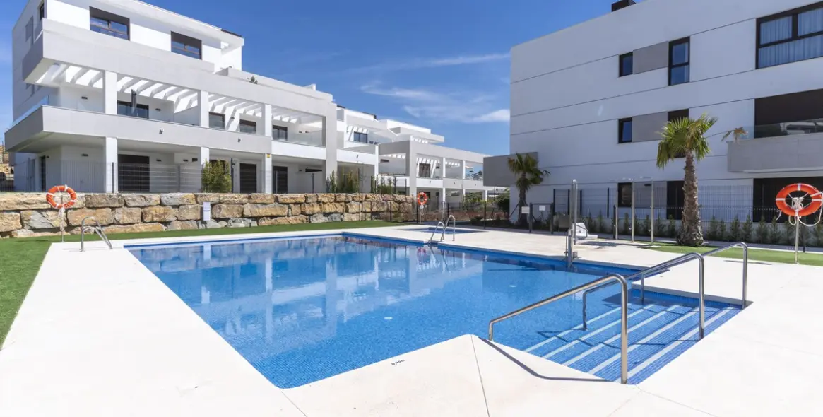 Venta de apartamento en planta baja en Estepona 27