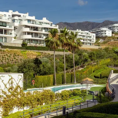 Venta de apartamento en planta media en Higueron