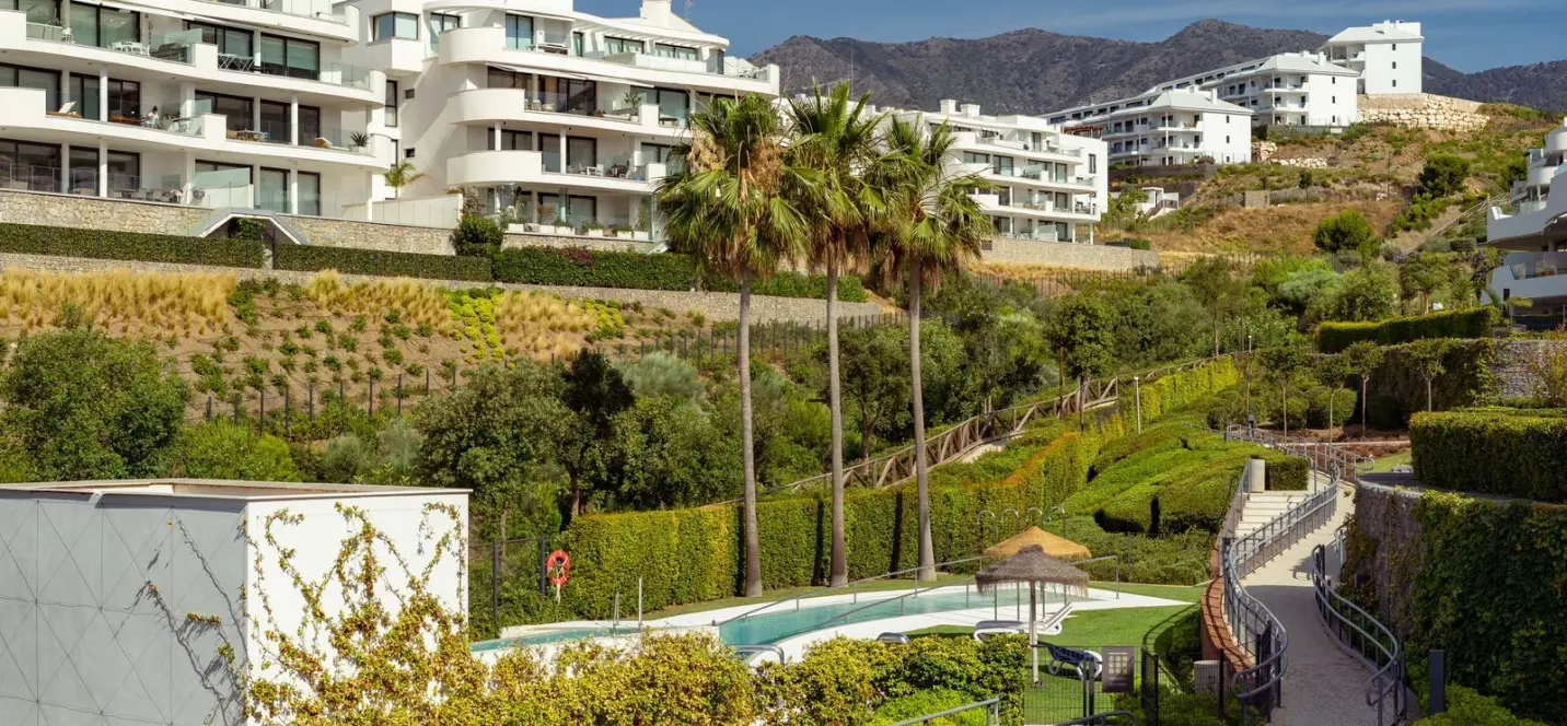 Venta de apartamento en planta media en Higueron 1