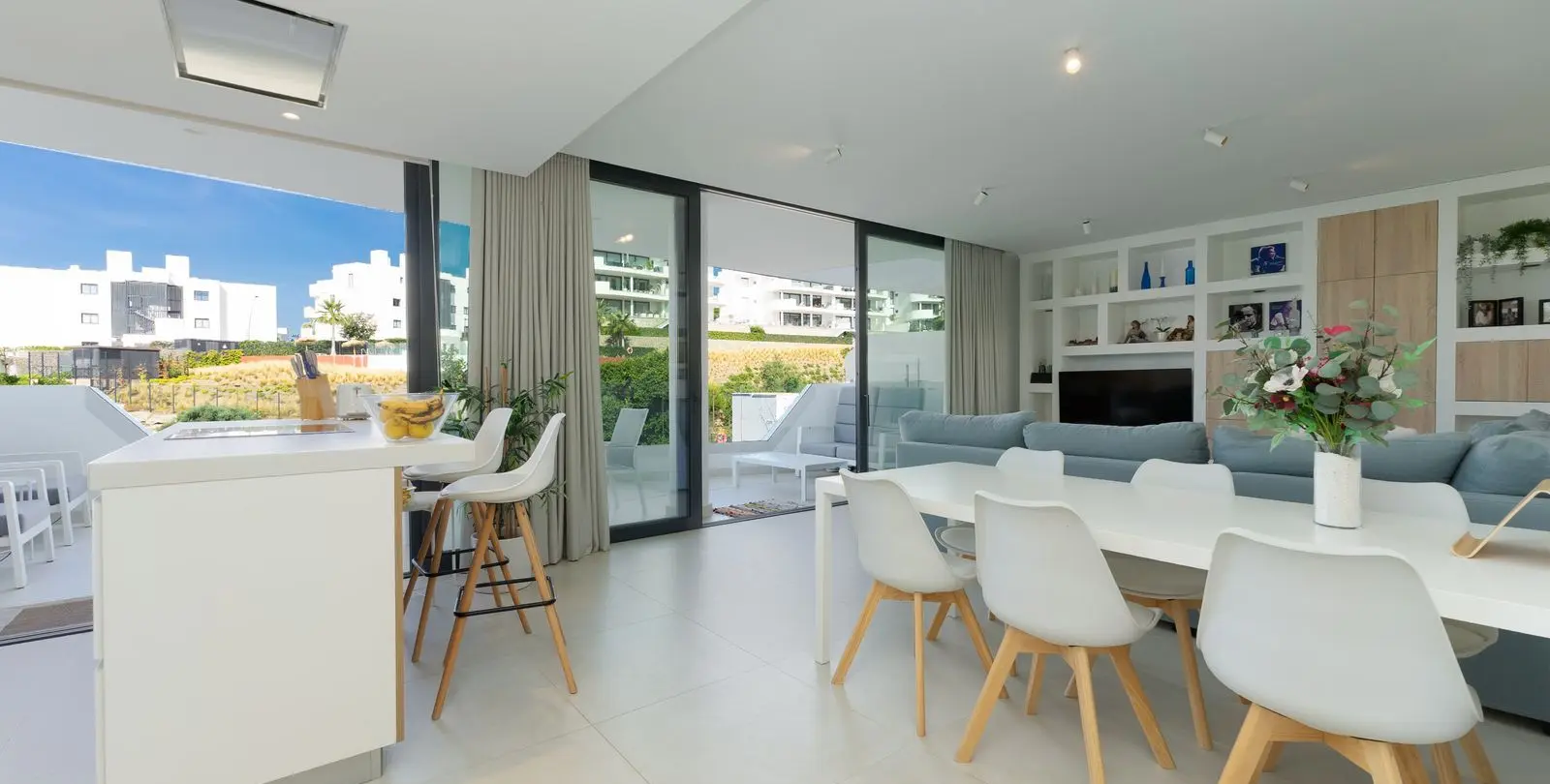 Sale of middle floor apartment in Higueron 3