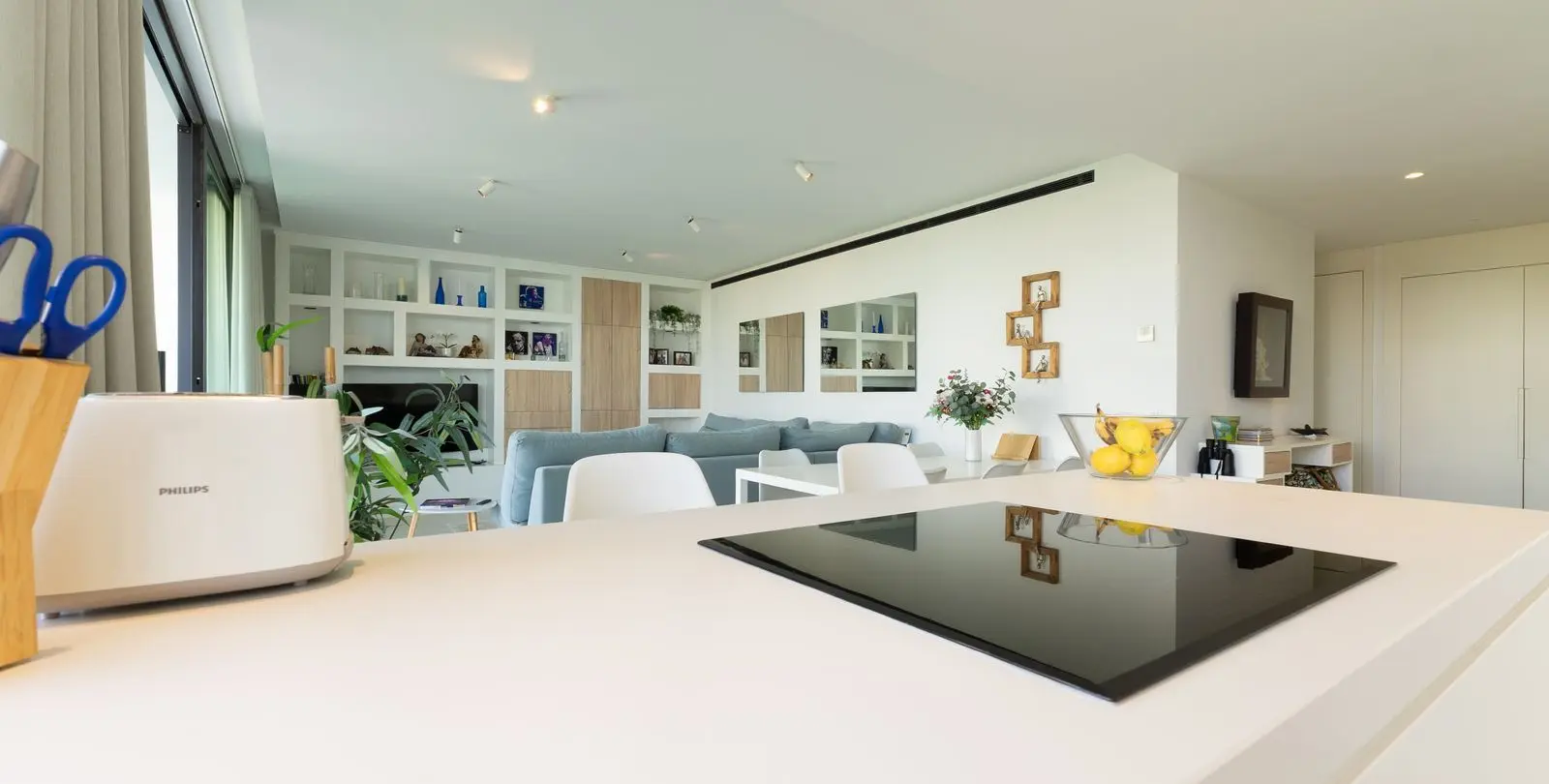 Sale of middle floor apartment in Higueron 12