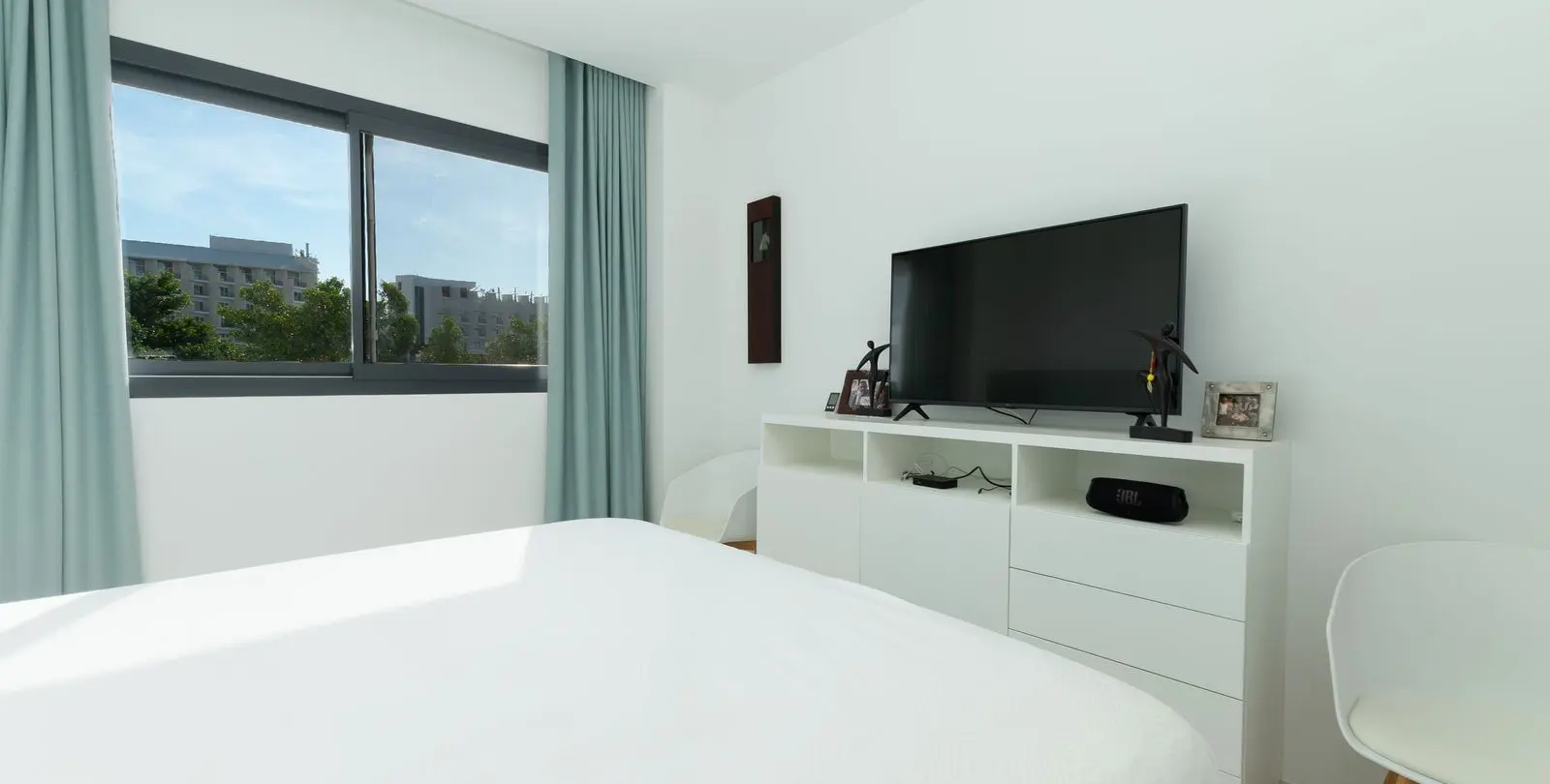 Sale of middle floor apartment in Higueron 20