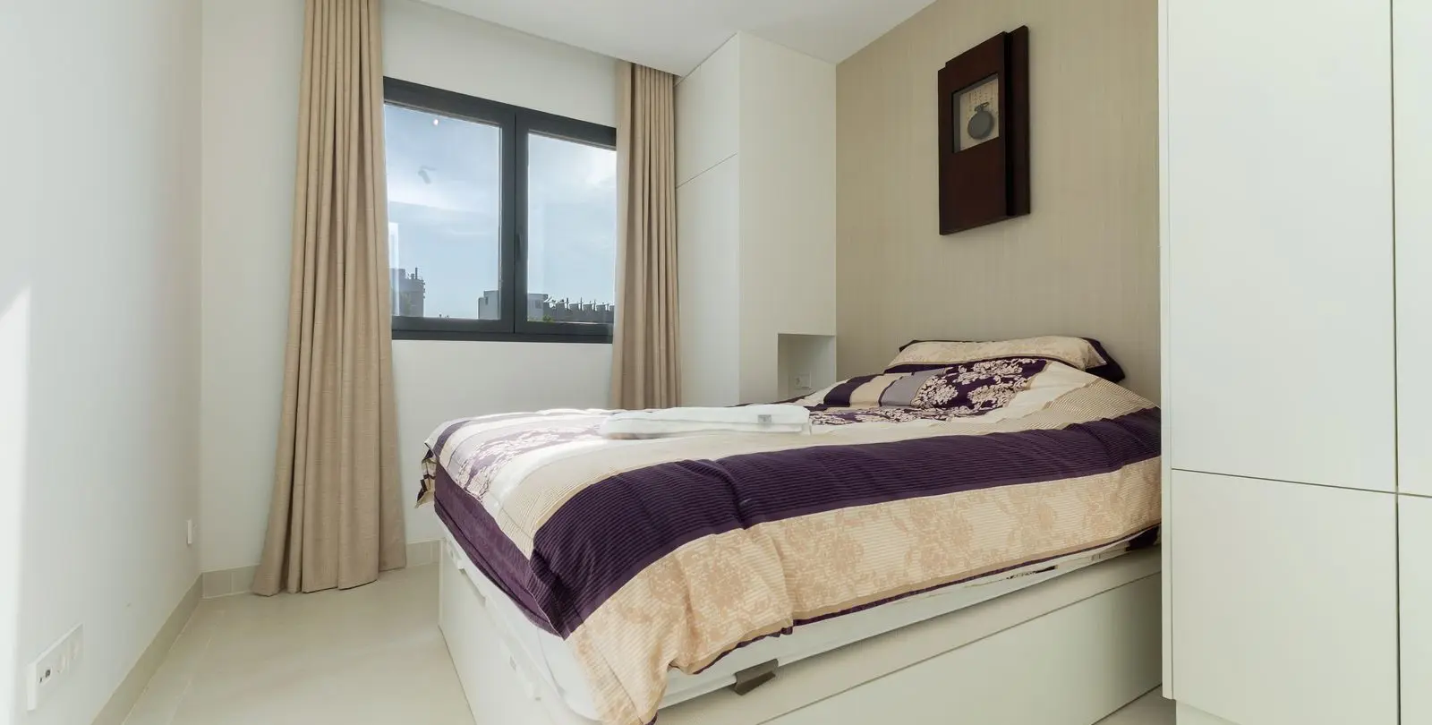Sale of middle floor apartment in Higueron 24