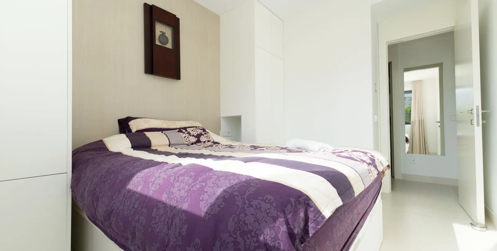 Sale of middle floor apartment in Higueron 25