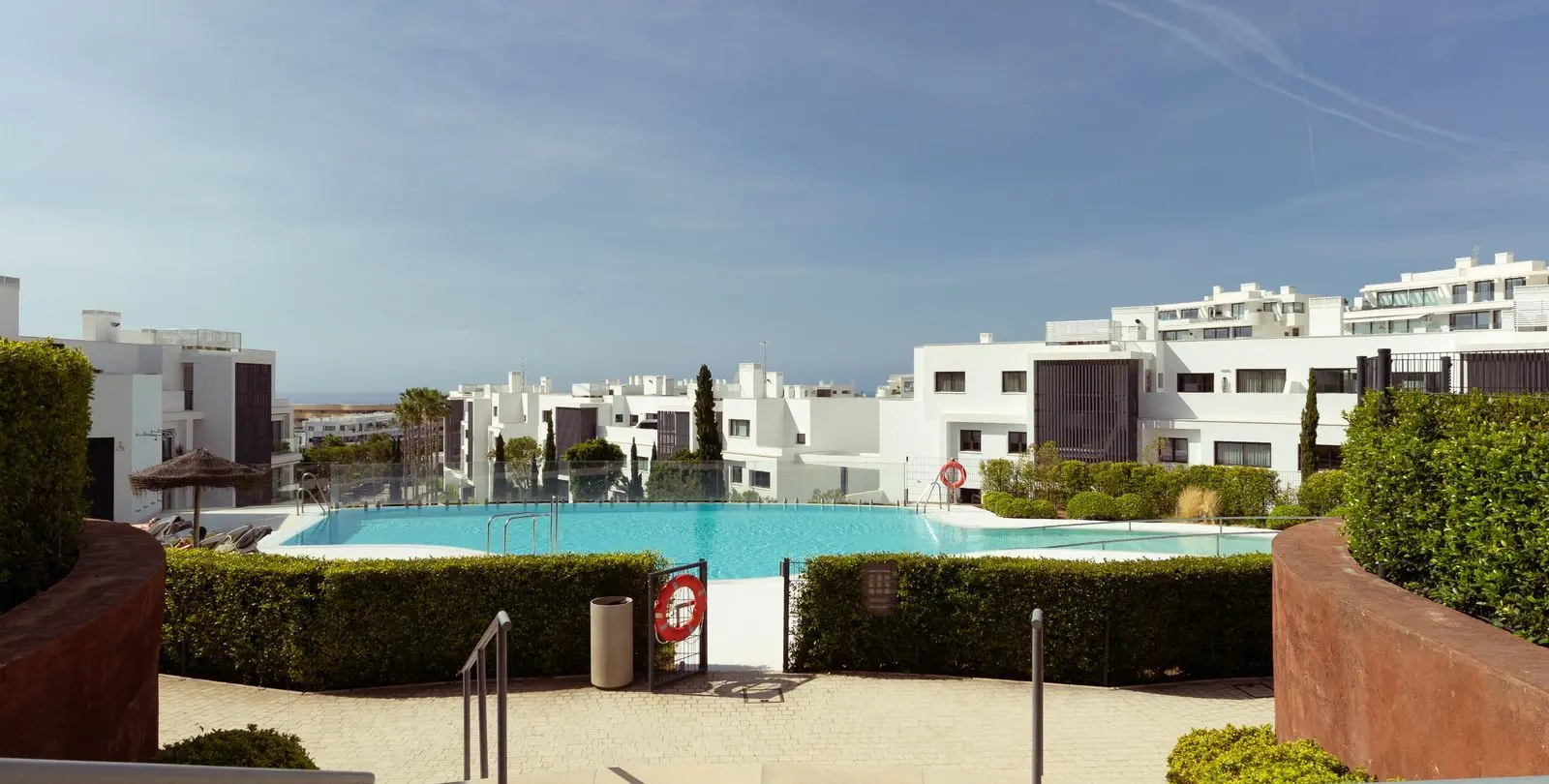 Sale of middle floor apartment in Higueron 31