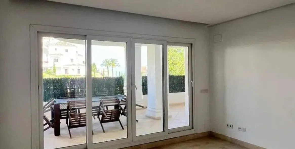 Venta de apartamento en planta media en Nueva Andalucía 4