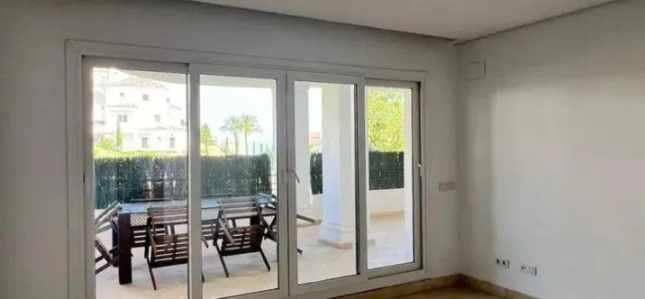 Venta de apartamento en planta media en Nueva Andalucía 3