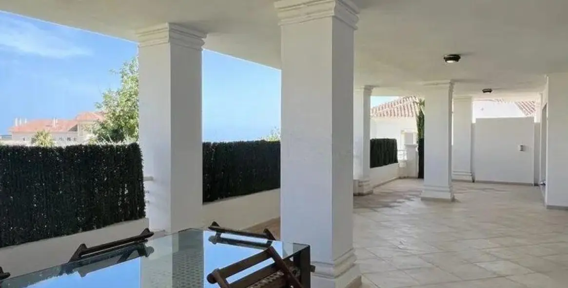 Venta de apartamento en planta media en Nueva Andalucía 5
