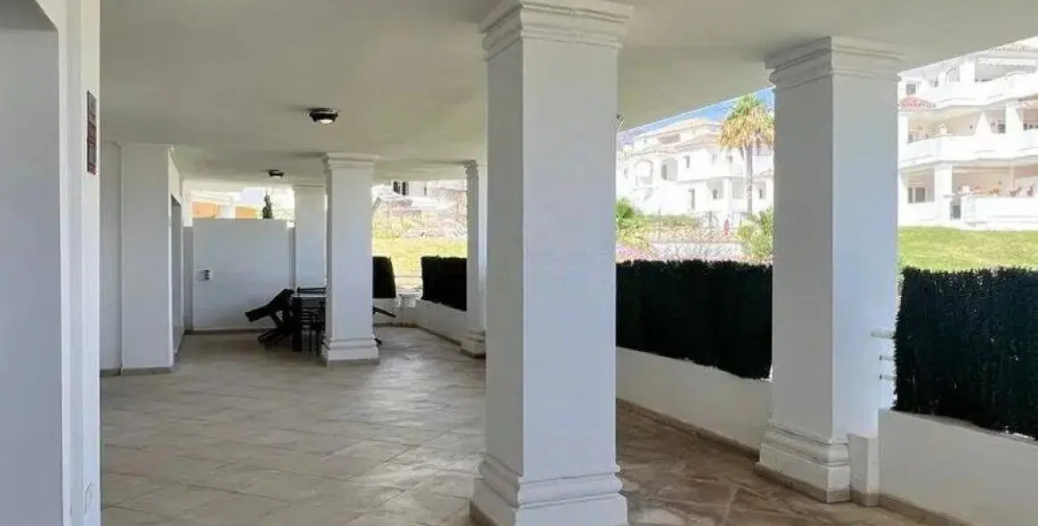 Venta de apartamento en planta media en Nueva Andalucía 6