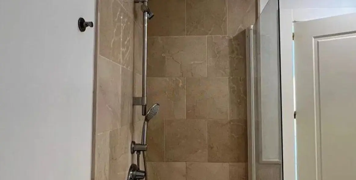 Venta de apartamento en planta media en Nueva Andalucía 20
