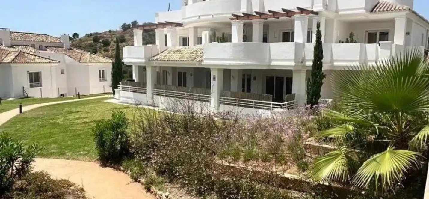 Venta de apartamento en planta baja en Nueva Andalucía 0