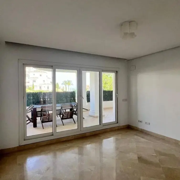 Venta de apartamento en planta baja en Nueva Andalucía