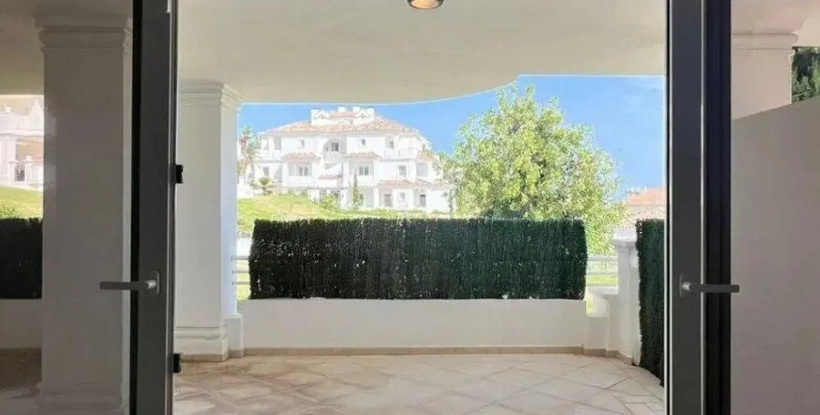 Venta de apartamento en planta baja en Nueva Andalucía 7