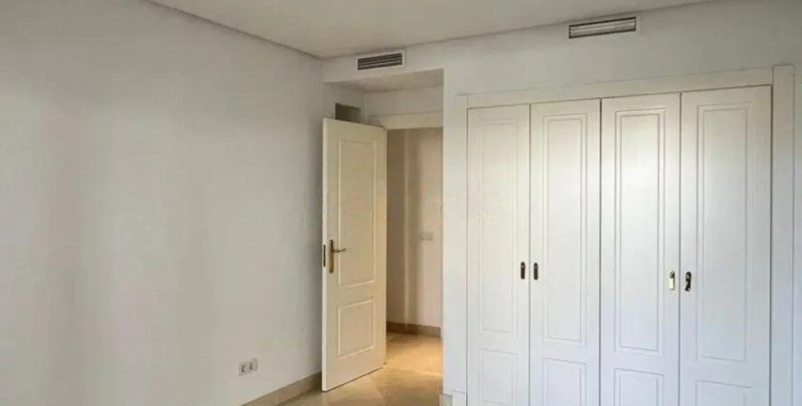 Venta de apartamento en planta baja en Nueva Andalucía 14