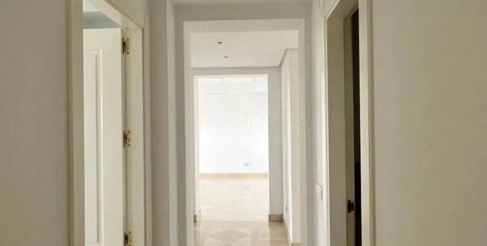 Venta de apartamento en planta baja en Nueva Andalucía 21