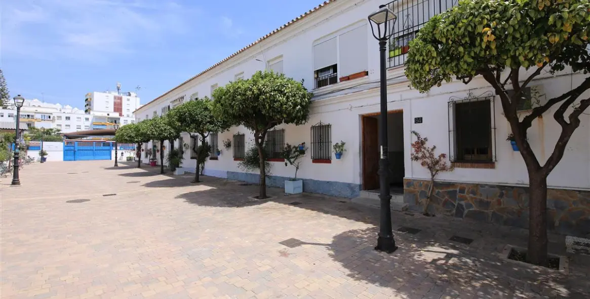 Sale of townhouse in Estepona 3