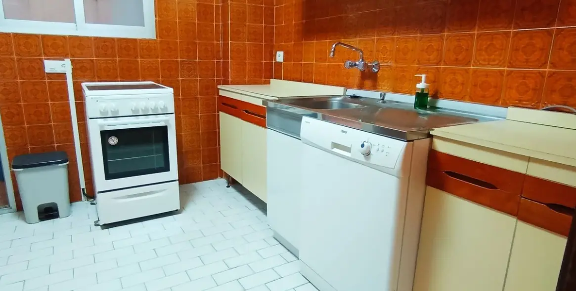 Sale of middle floor apartment in Fuengirola 16