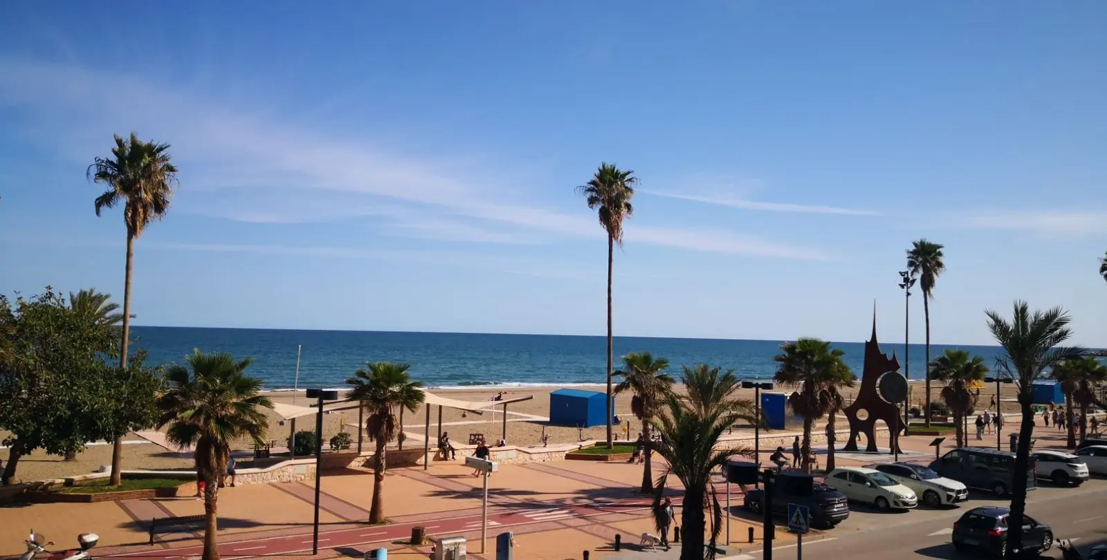 Sale of middle floor apartment in Fuengirola 1