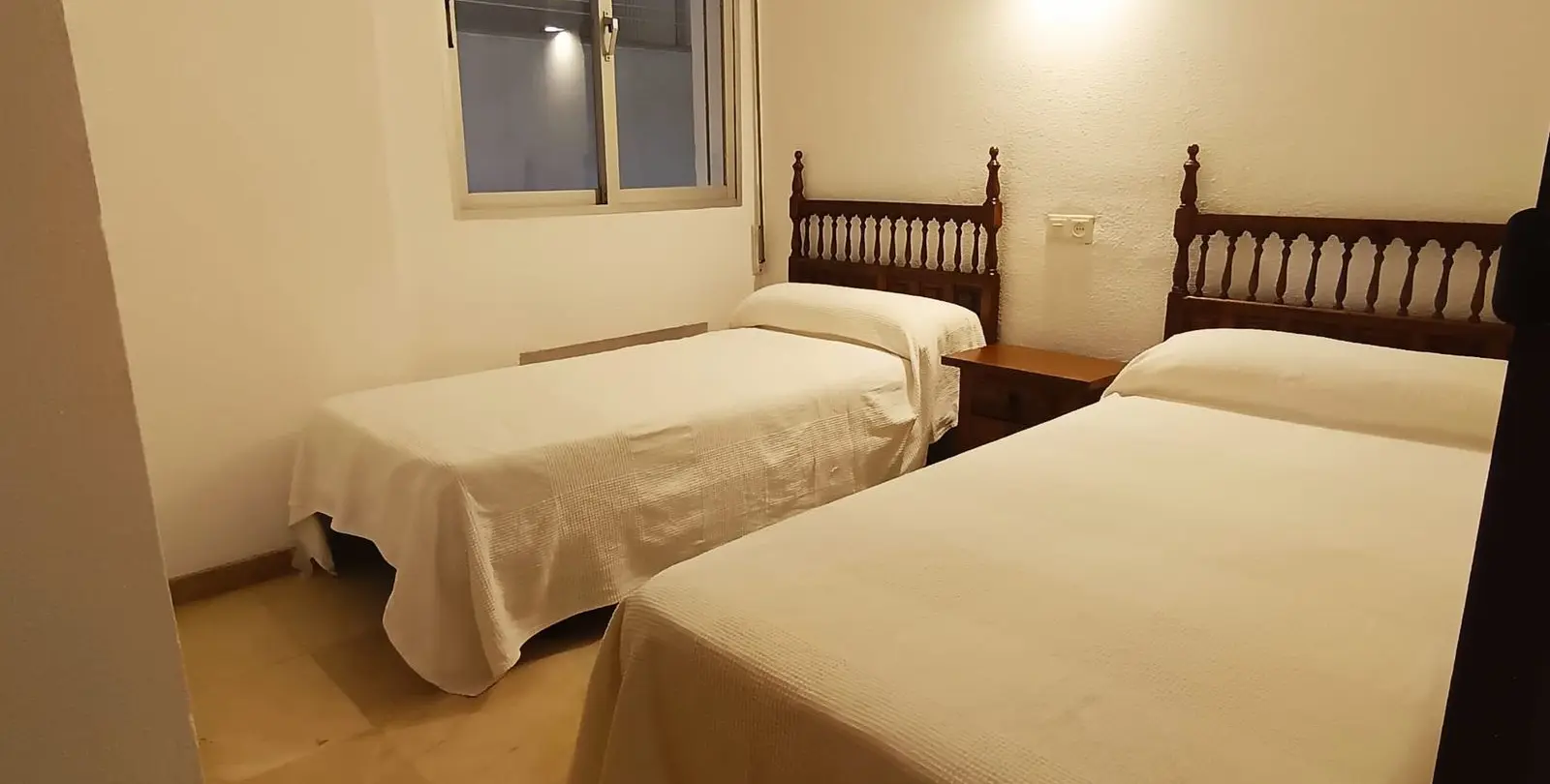 Sale of middle floor apartment in Fuengirola 12