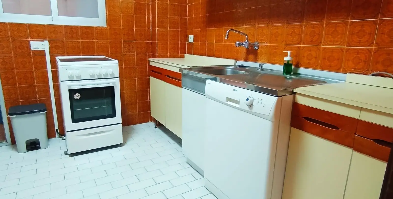 Sale of middle floor apartment in Fuengirola 16
