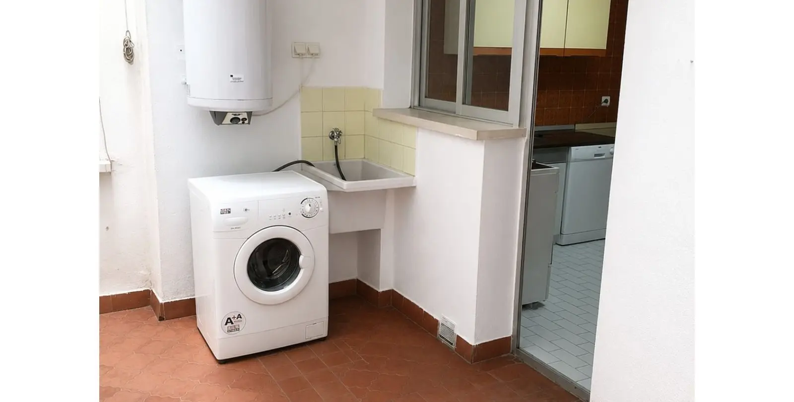 Sale of middle floor apartment in Fuengirola 17