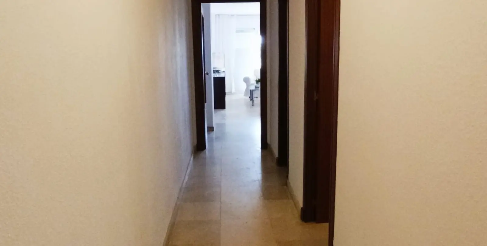 Sale of middle floor apartment in Fuengirola 18