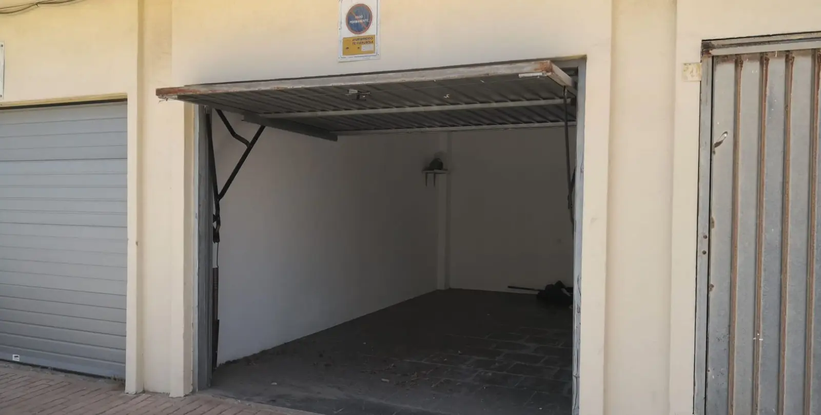Sale of middle floor apartment in Fuengirola 19