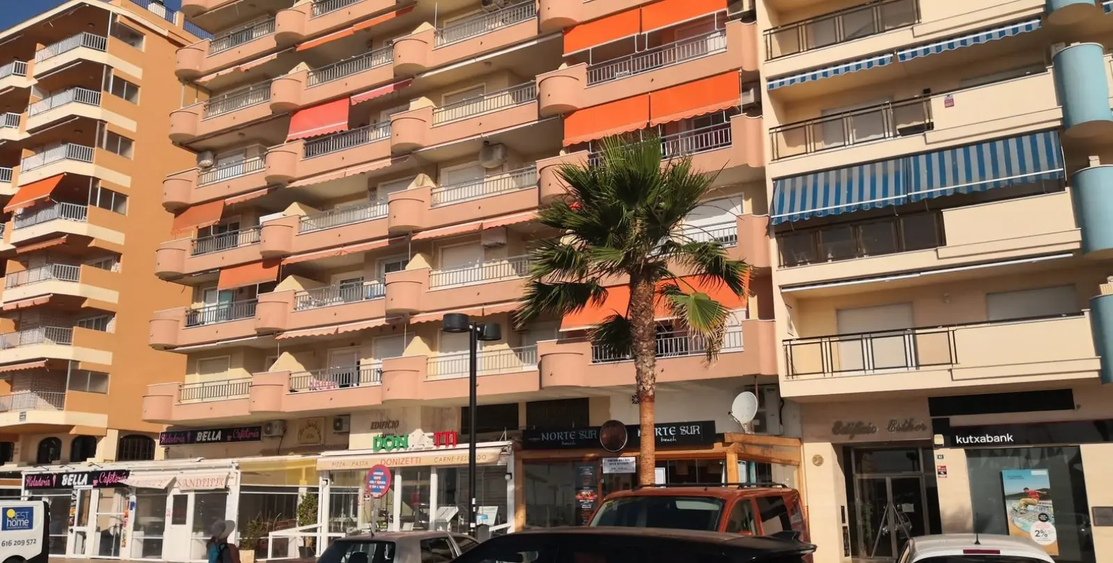 Sale of middle floor apartment in Fuengirola 21
