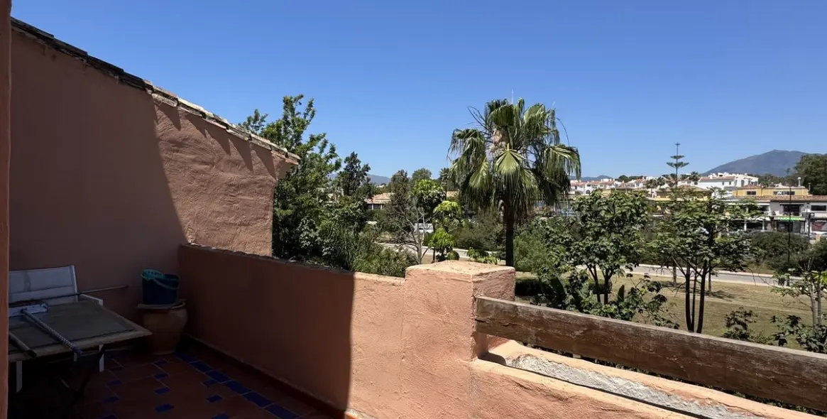 Продажа двухуровневого пентхауса в Estepona 19