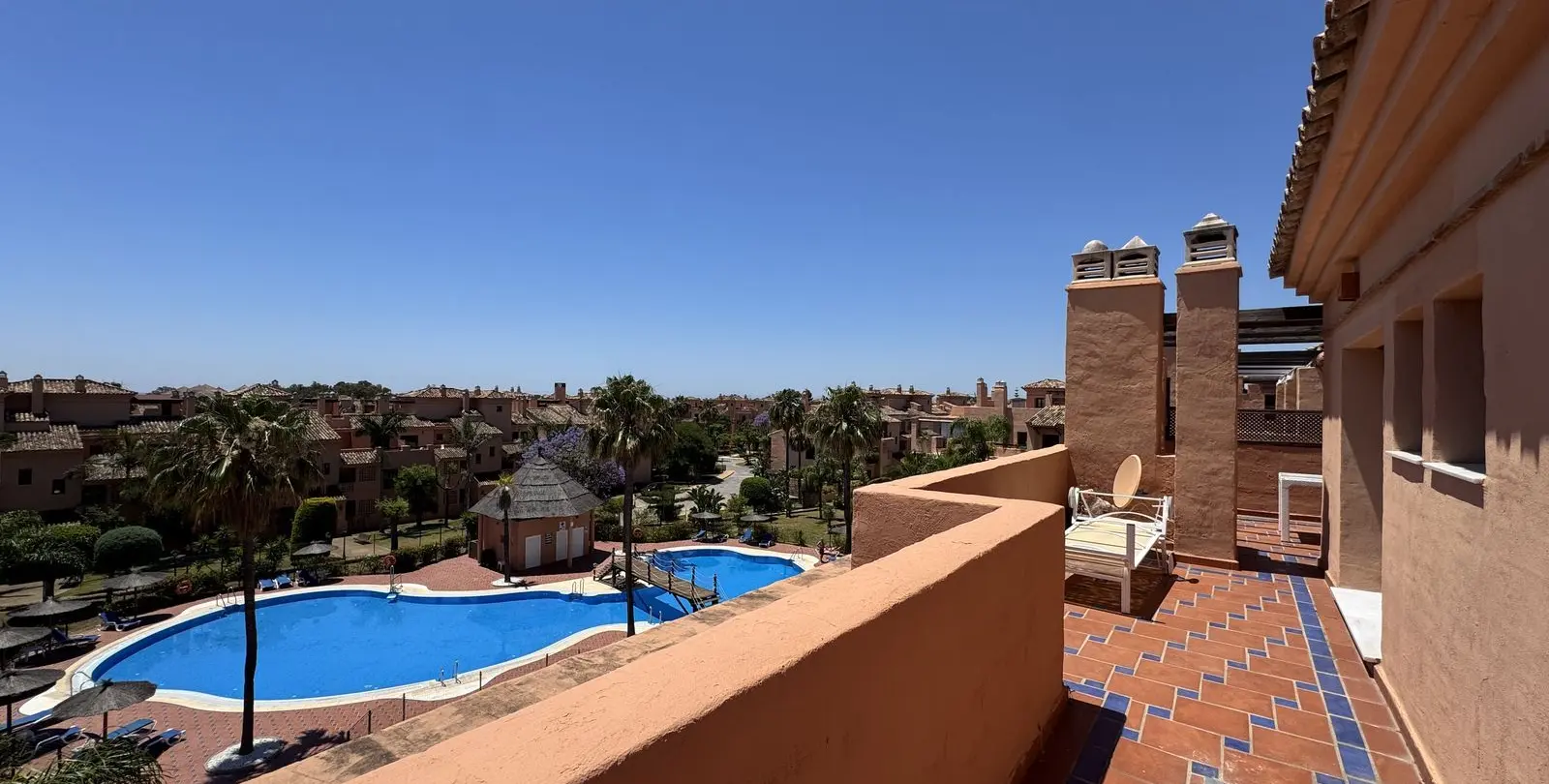 Продажа двухуровневого пентхауса в Estepona 4
