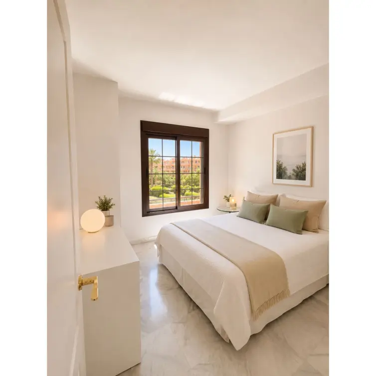 Продажа двухуровневого пентхауса в Estepona