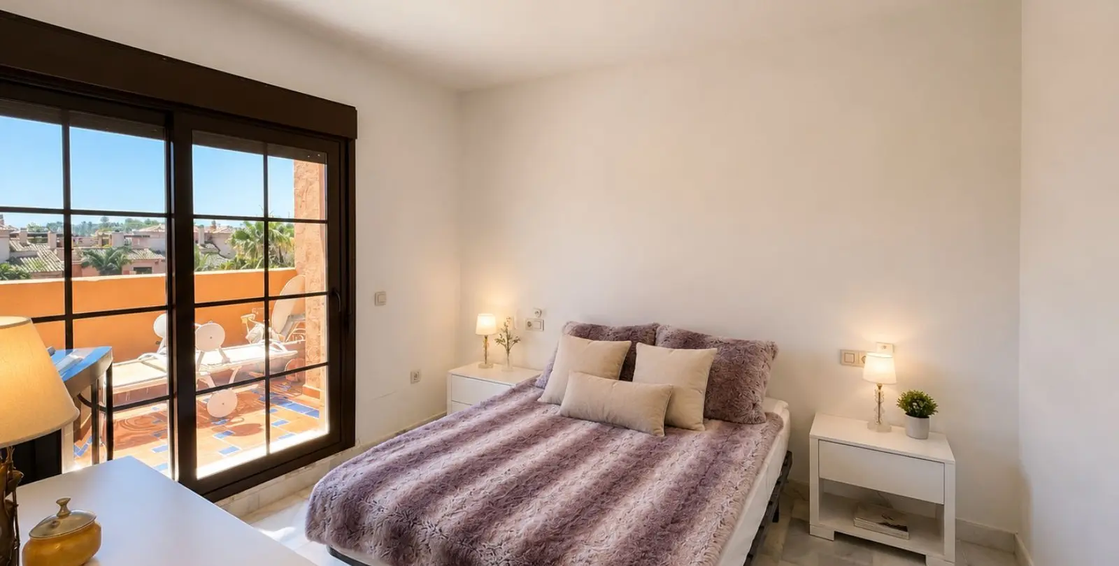 Продажа двухуровневого пентхауса в Estepona 9