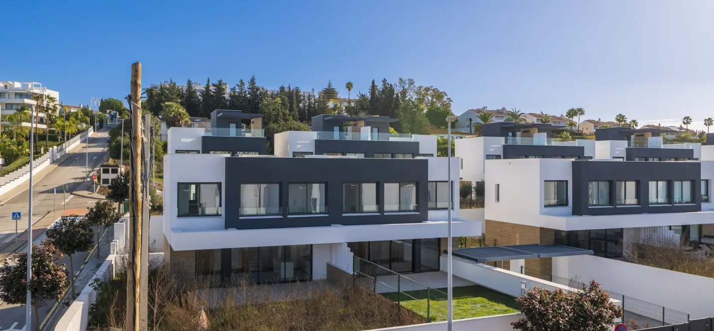 Продажа  отдельно стоящей виллы в Estepona 0