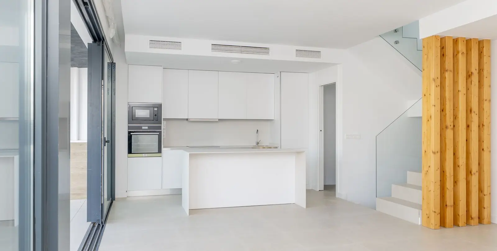 Sale of detached villa in Estepona 4