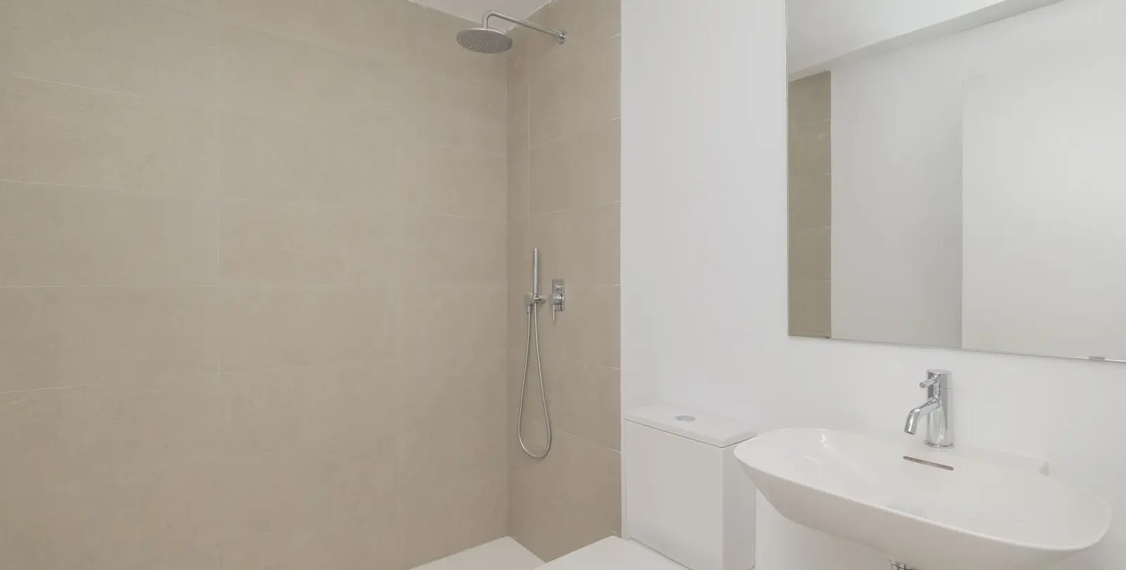 Sale of detached villa in Estepona 11