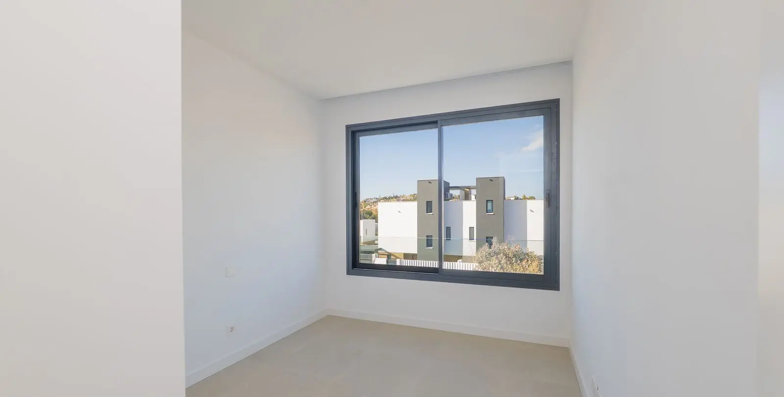Sale of detached villa in Estepona 26