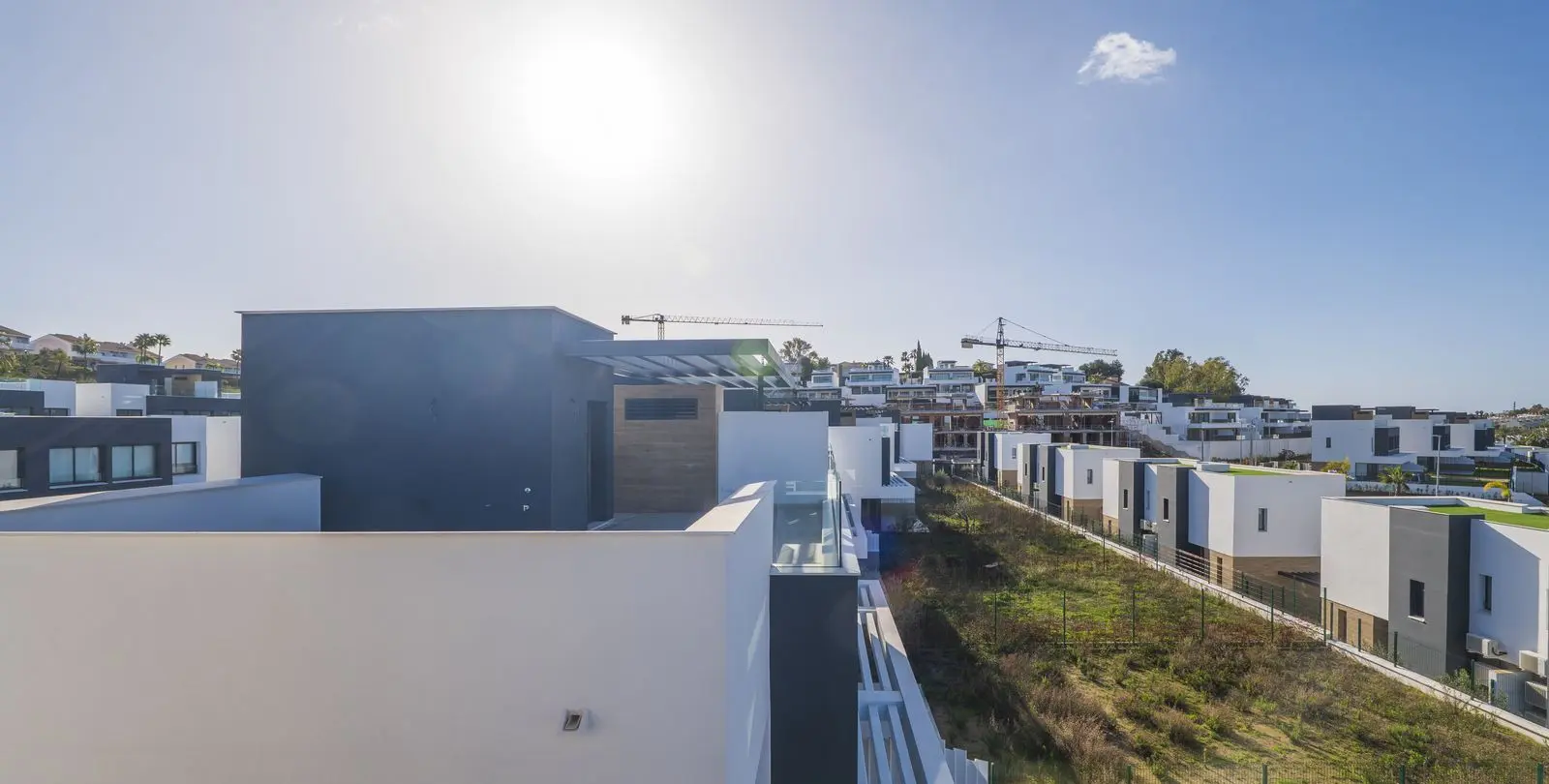Sale of detached villa in Estepona 38