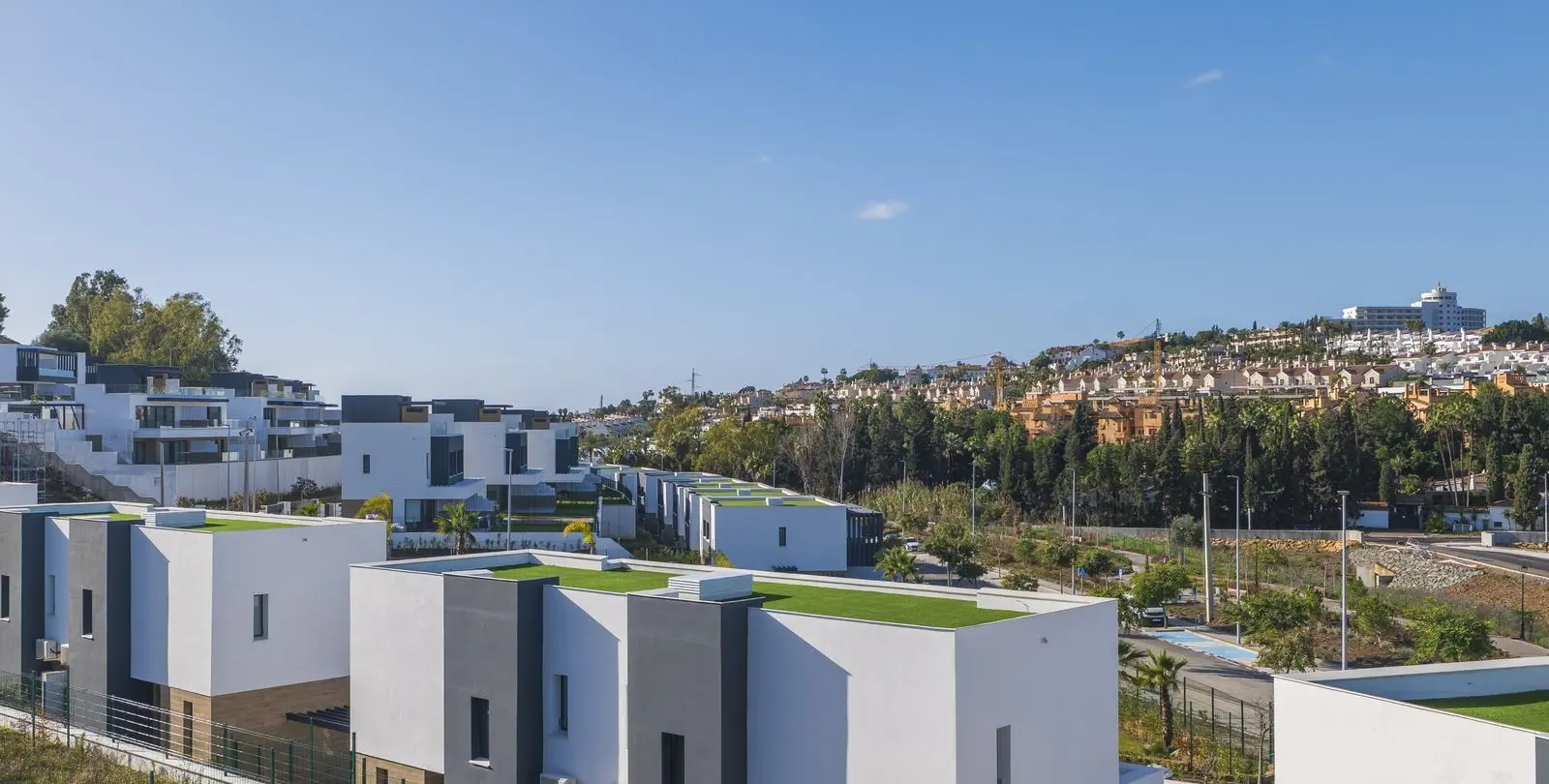 Sale of detached villa in Estepona 39