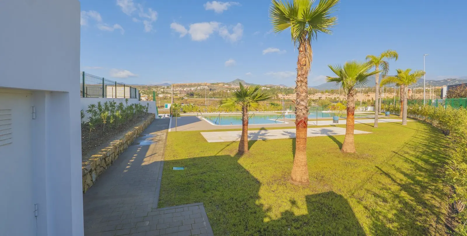 Sale of detached villa in Estepona 43