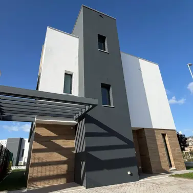 Sale of detached villa in Estepona