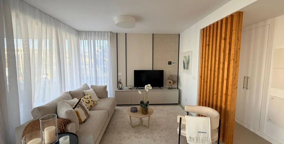 Sale of detached villa in Estepona 3