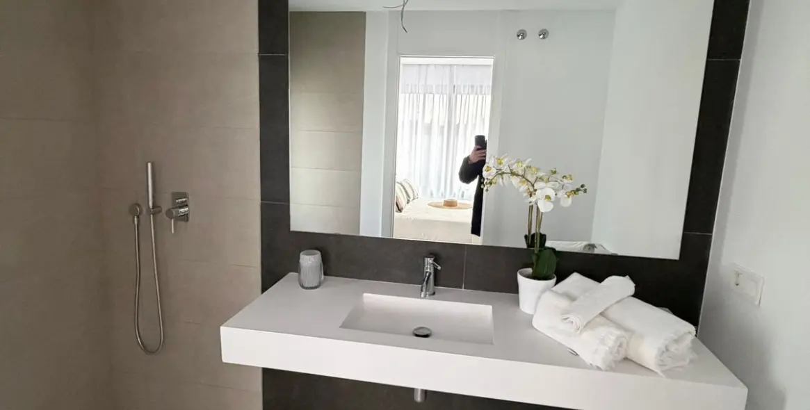 Sale of detached villa in Estepona 27